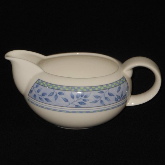 Royal Doulton Expressions RIVOLI gravy boat - Picture 1 of 4